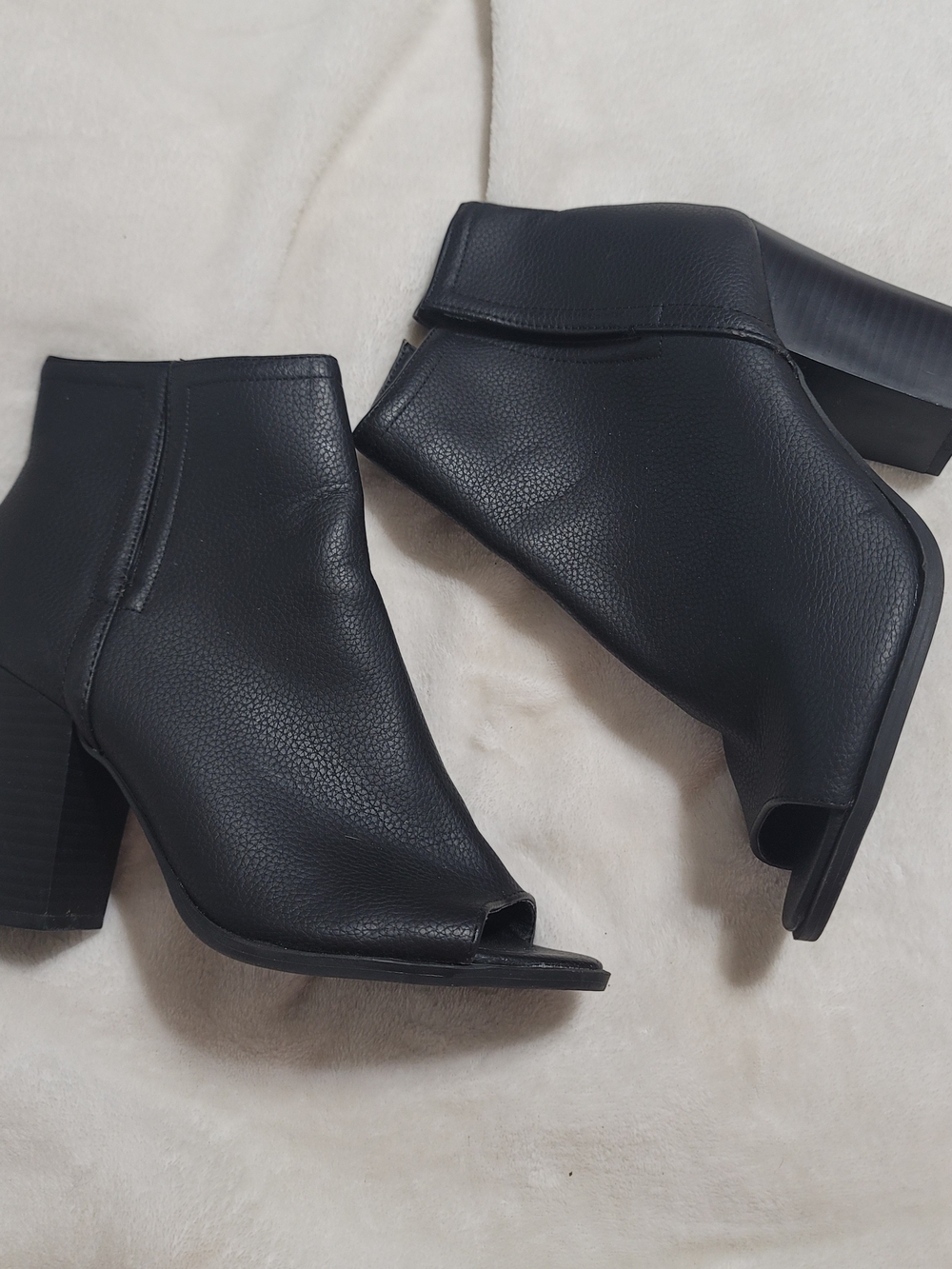 hippie laundry Black Peep-Toe Block Heel Ankle Boots Sz 9